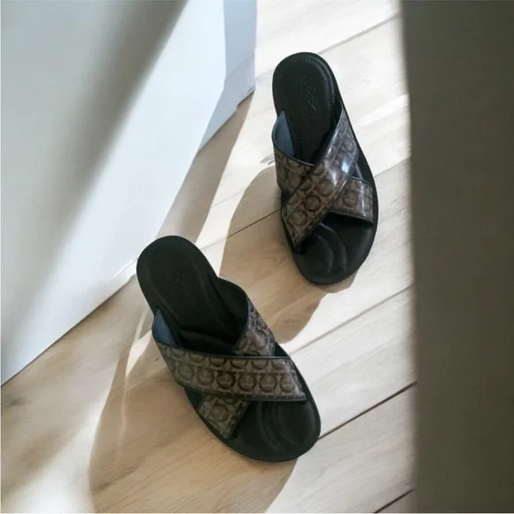 Salvatore Ferragamo SION 3 Logo Print Slide Sandals Size 10 $685